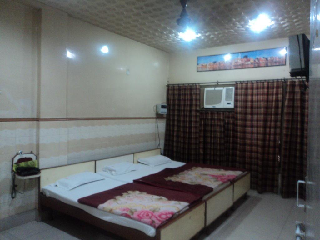 Hotel Jyoti Varanasi Habitación foto